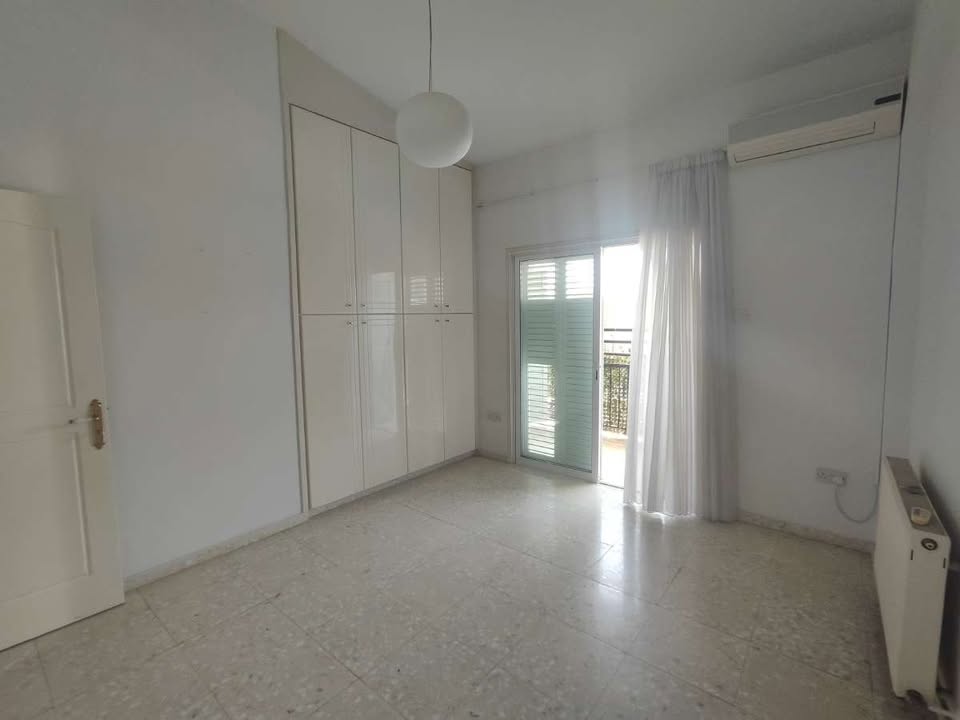 4 beds house nicosia rent3