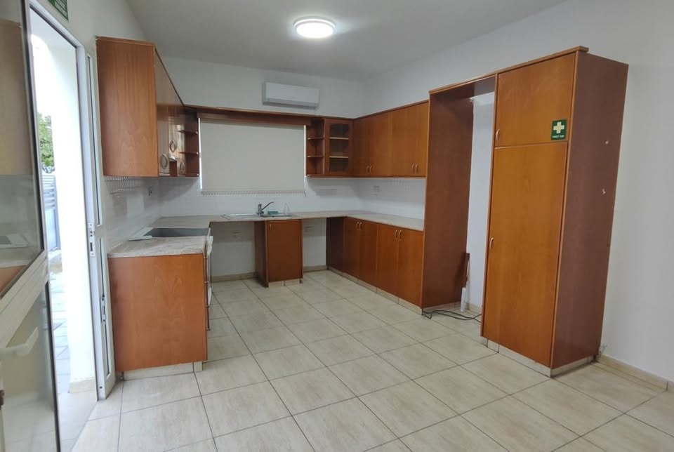 office-for-rent-limassol3